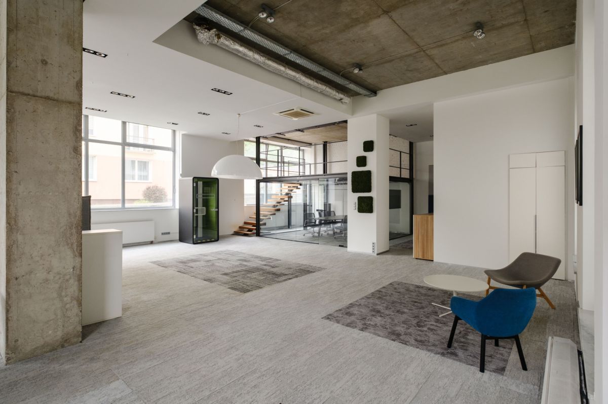 Commercial unit for rent 175 m² - photo 1